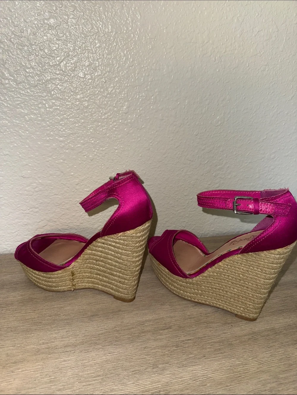 Cece L’Amour vibrant fuchsia